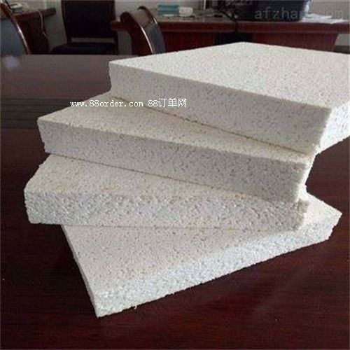 �۱��B͸��