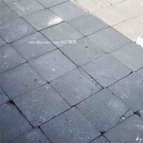 �ӽ��к�ɫˮ��l(f��)��