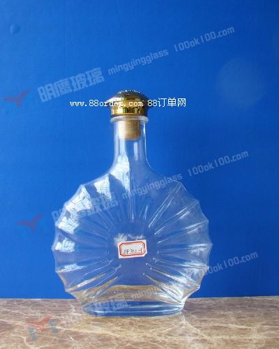 ��������(y��ng)700ml���ƿ