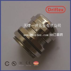 �~��|���^