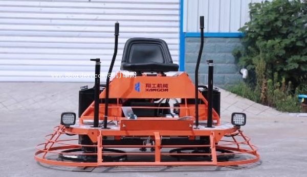 座駕式混凝土抹光機