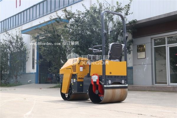 1t座駕壓路機XYL-880